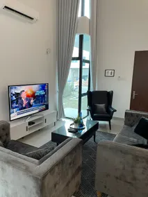 Five BEDROOMS RESIDENTIAL HOME WITH FREE WIFI - Image 5