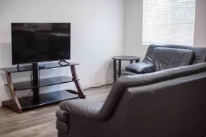 Entire Place 2 bedrooms Unit| 12 miles to Disney - Image 2