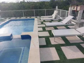 Luxury Studio Apt with Rooftop Pool - Image 4