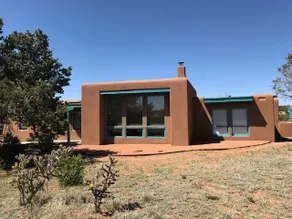 Sunny & Well-Designed 3+ BR Home on 1 acre! - Image 3