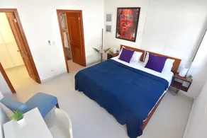 Huge &Bright 1BR Apt All in ZC in Walking Distance - Image 3