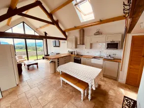 Barn conversion with amazing views - Image 3