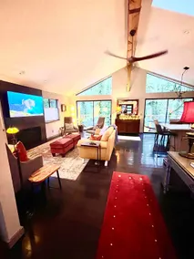 Secluded Tree House Chalet - Image 3