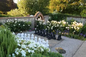 Walled Garden Cottage by Vineyard - Image 3