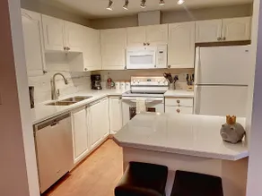 Sunpath 2 Bedroom/2 Bathroom:HOTTUB+POOL+Free prkg - Image 2