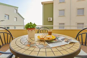 Apartments Zelic Tucepi - Image 2