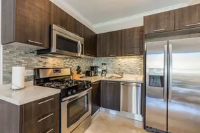 Luxury 1BR Condo @ Great Location & Amenities - Image 4