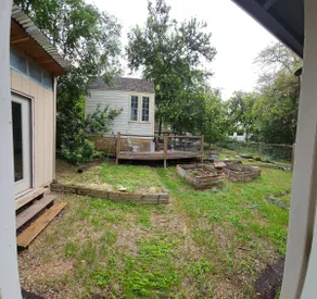 2BR, free parking, king bed, firepit, trees! - Image 3