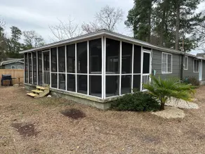 COZY Bellaport Cottage at White Lake/ Pet Friendly: Quick walk to the Lake - Image 4