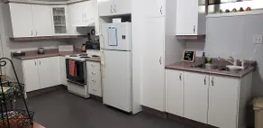 Spacious and quiet 1 bedroom basement appartment. Large quiet apartment of one bedroom. - Image 5