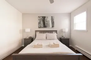 ⚡️NEW! Stylish & Cozy 3BDRM, 10min/ORD, 20min/DT❤️ - Image 3