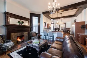 Bourbon Big Shot Mansion - Image 3