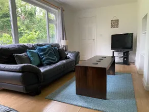 3 Bedroom Detached House, Treborth, North Wales - Image 2