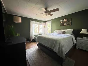 Lake Geneva cottage with private beach access - Image 5