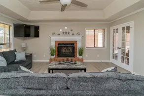 Welcoming Woodmere Wonder, WiFi, & Parking - Image 2