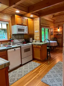 CRAFTSMAN CABIN #2. The McKenzie River experience. - Image 3