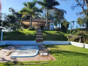 House with a beautiful and spacious gurmed area - Image 5