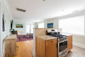 Relaxed, Historic, Southend Condo - Image 4