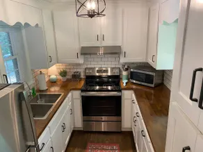 Convenient 3 Bedroom / 2 Bath house - Image 5