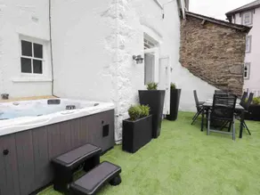 Bank Chambers, Duplex apartment Hot Tub, Lake view - Image 2