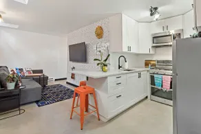 Loft-Style Residence - Private and Updated - Image 4