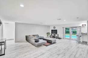 Beautiful Jewel in Miami Gardens w/Heated Pool - Image 3