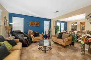 Large Luxury Private Oasis Home - Image 4