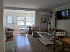Ocean Block Single Family Home - Open floor plan & pet friendly! - Image 2