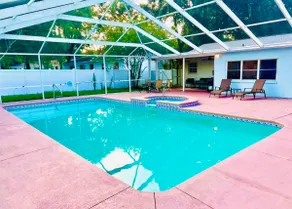 FUN pool house with GAME room! - Image 4