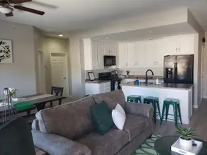 Beautiful Condo w/Game room Swimming pool & more! - Image 5
