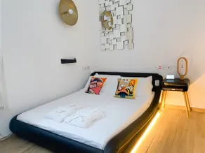 HomeSuite on the Lake - Relax Love and Design - Image 3