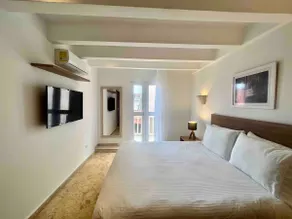Beautiful 2BR Apt. In the Old City - Image 4