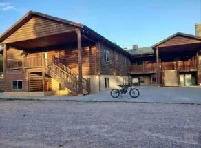 Hunters Lodge in Custer - Image 3