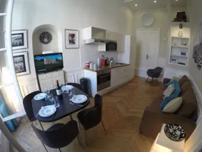 2 charming air-conditioned rooms in the heart of Paris - Image 4