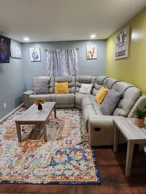 Charming 2 Bedroom Home Away From Home Apartment - Image 3