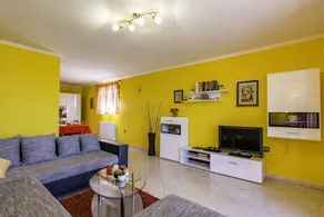Apartment Mario in the country-side with pool - Image 4