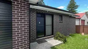 Comfortable 2-bedroom with parking - Image 2