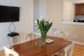 Private 3 Bed Guesthouse w parking & water filter - Image 3