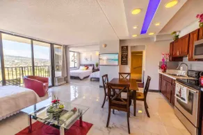 Luxury Condo 3bd, free parking . - Image 2