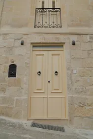 Valletta house close to the sea - Image 3