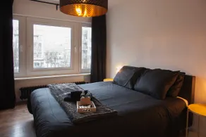 Stylish Central Flat, Steps to Beach - Image 5