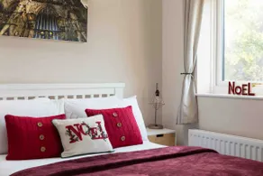 Fewster Way Townhouse - Image 5