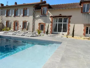 Beautiful family home – Heated pool & spa - Image 3