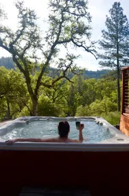 Stunning round house view hot tub waterfall & barn - Image 3