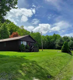 Cozy Cottage with Lake View,  Minutes to Bethel Woods, Skiing & Casino - Image 2