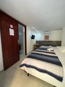 Apartment with 4 bedrooms - Image 4