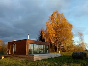 Cosy cabin on a wild meadow - Image 4
