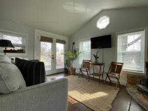 Private 3 Acre Bungalow - Image 2