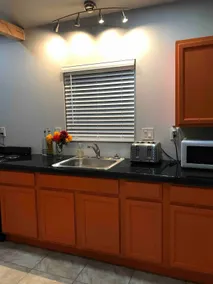 Apartment by the malls - Image 3