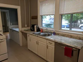 Sleeps 6! 1st Floor, W/D, Parking, 3BR, Wi-fi, DW! - Image 3